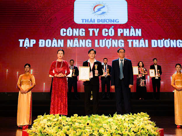 Tập Đoàn Năng Lượng Thái Dương đạt giải thưởng Top 10 Sản Phẩm Dịch Vụ Xuất Sắc Việt Nam 2025